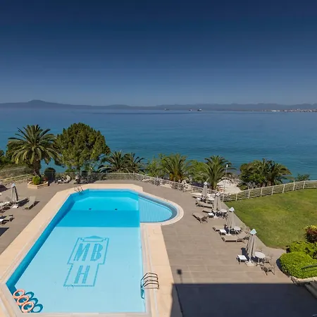 מלון Messinian Bay 4*