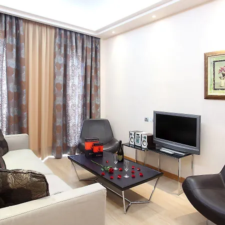 Messinian Bay מלון 4*