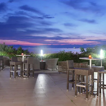 Messinian Bay מלון 4*