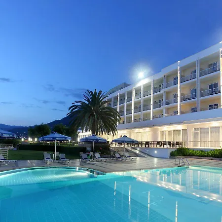 מלון Messinian Bay 4*