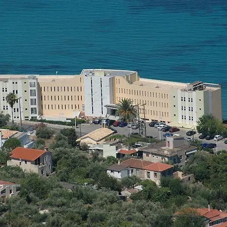 Messinian Bay מלון קלמאטה